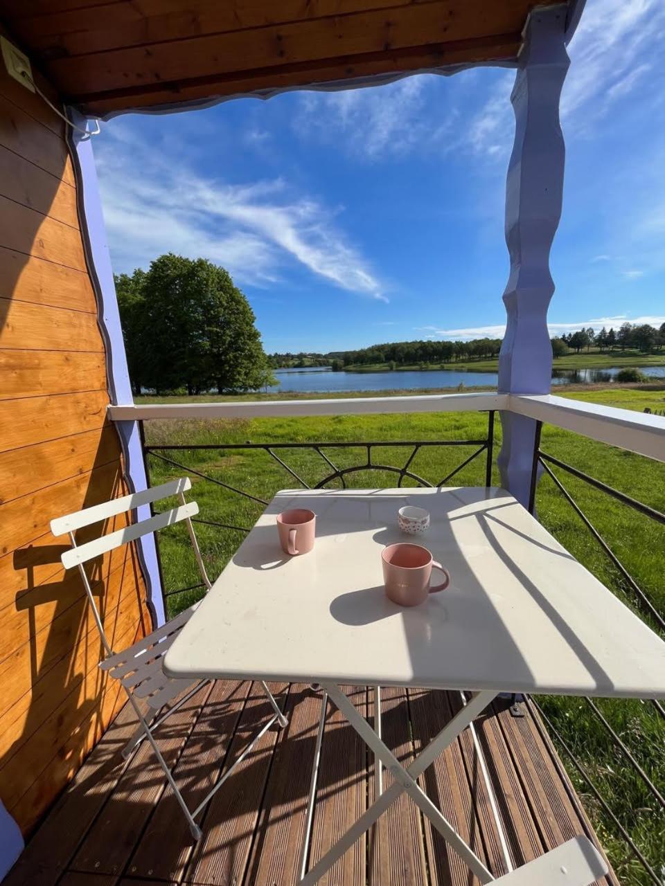 Les Logements Insolites De La Base Nautique Verneuil  Exterior foto